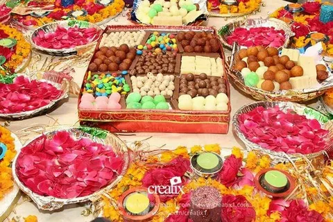 Low budget mehndi food ideas at home 2026, easy recipes for snacks, main course, drinks and desserts, colorful festive table setup